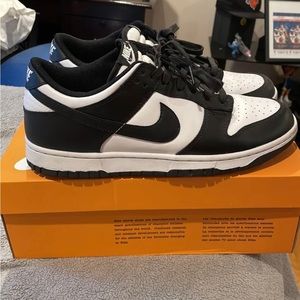 Nike Panda Dunks